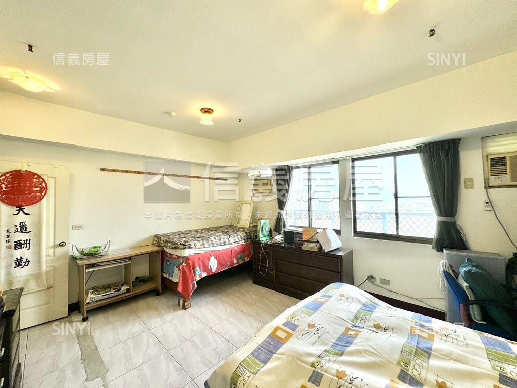 近高鐵遠眺蓮池潭景觀宅房屋室內格局與周邊環境