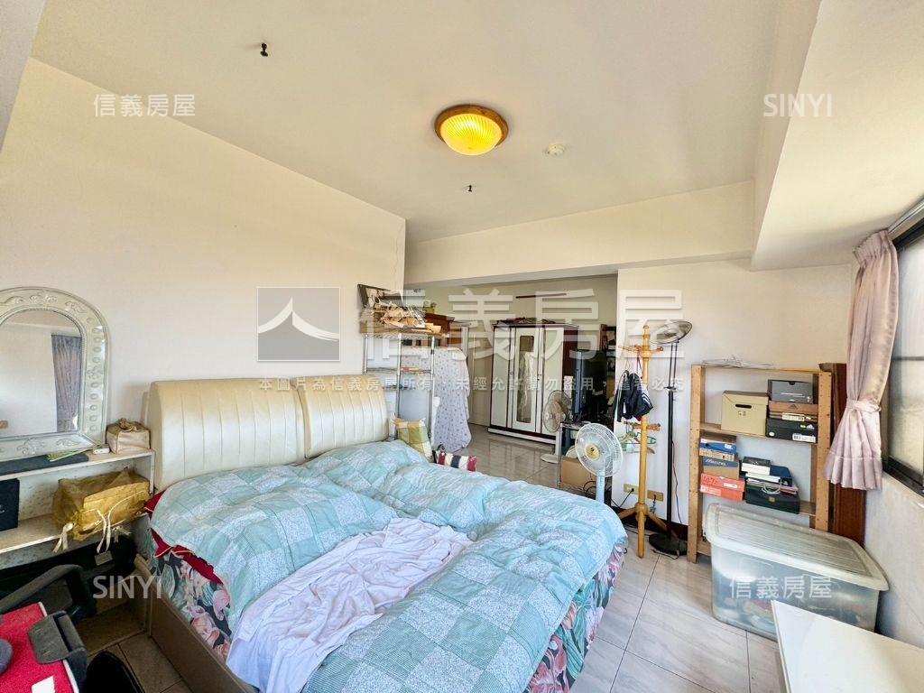 近高鐵遠眺蓮池潭景觀宅房屋室內格局與周邊環境