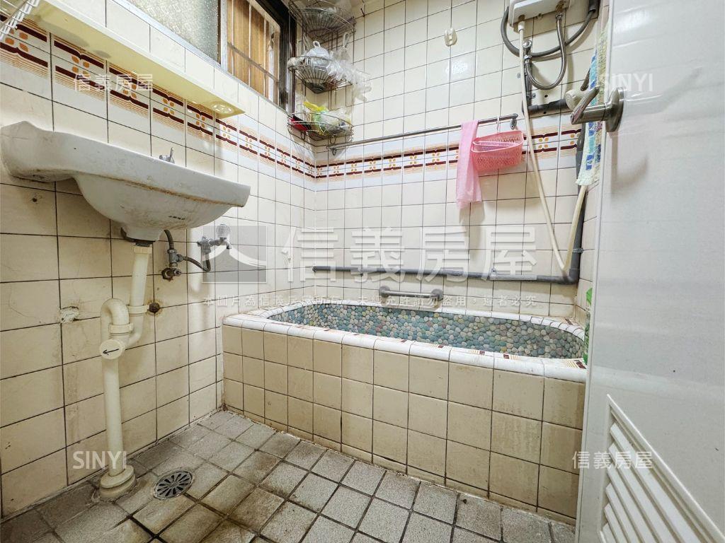 南區小資美透天房屋室內格局與周邊環境