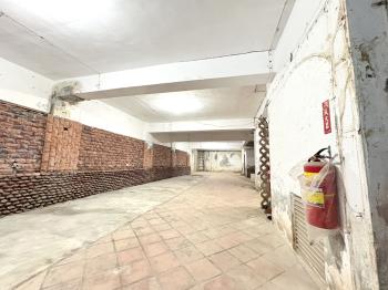 中正路地下室發財店面