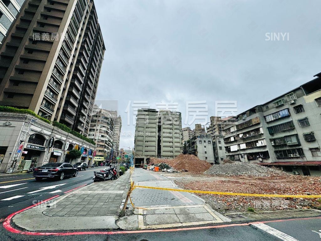 雙捷運潛力臨馬路公寓房屋室內格局與周邊環境