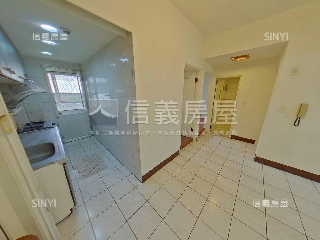 立新商圈三房兩衛電梯華廈房屋室內格局與周邊環境