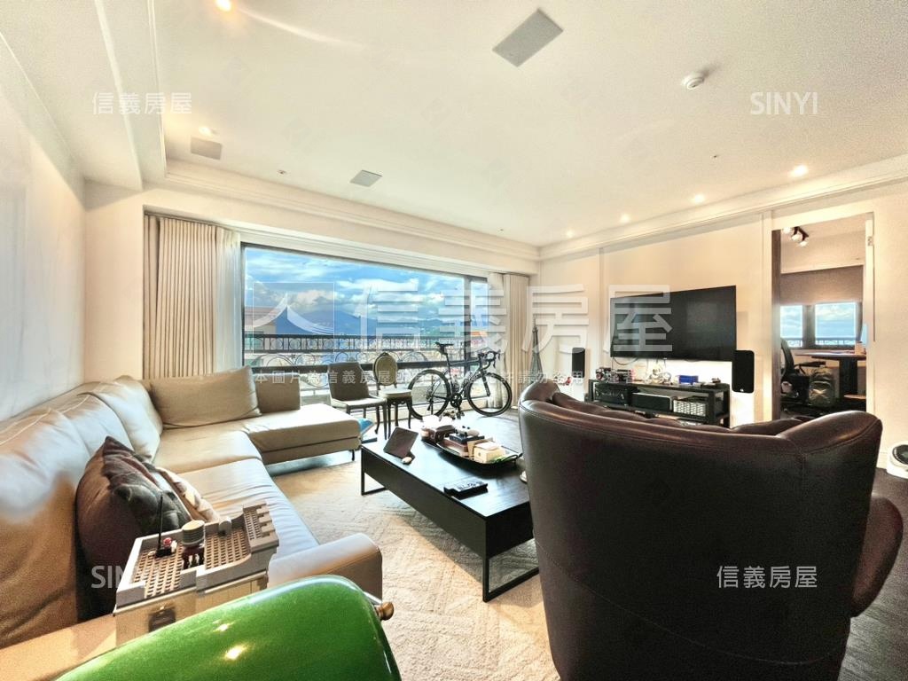 雙子星尊爵雲層戶名邸房屋室內格局與周邊環境