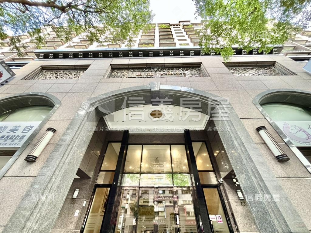 雙子星尊爵雲層戶名邸房屋室內格局與周邊環境