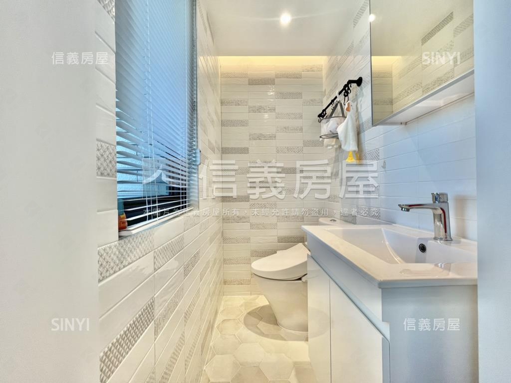 雙子星尊爵雲層戶名邸房屋室內格局與周邊環境