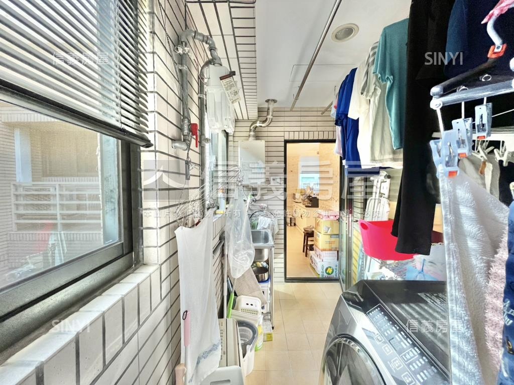 雙子星尊爵雲層戶名邸房屋室內格局與周邊環境