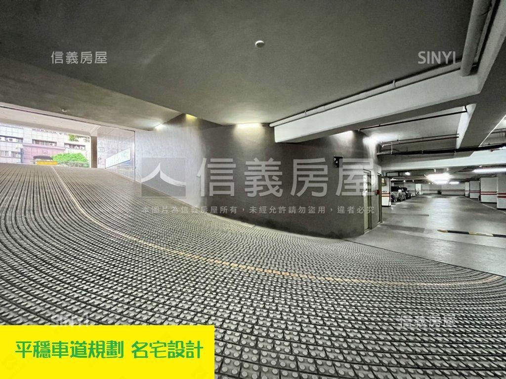 雙子星尊爵雲層戶名邸房屋室內格局與周邊環境