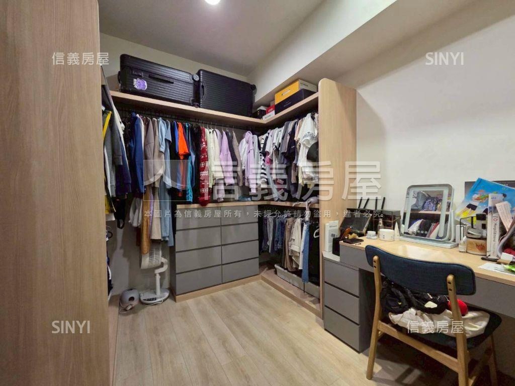 富宇雙陽台，裝潢兩房車位房屋室內格局與周邊環境