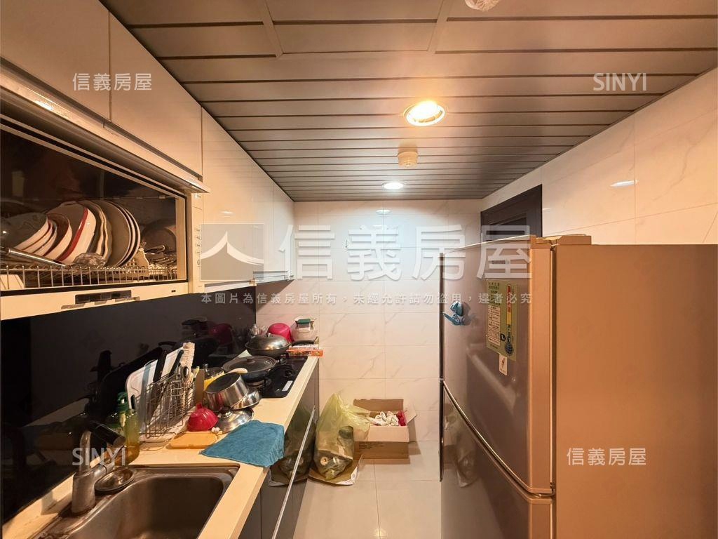 涵悅精品三房車位房屋室內格局與周邊環境