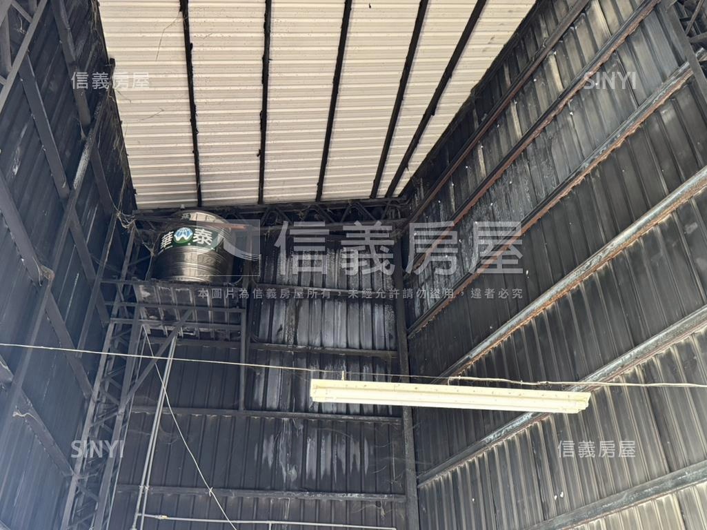 近７４號道大面寬角地房屋室內格局與周邊環境