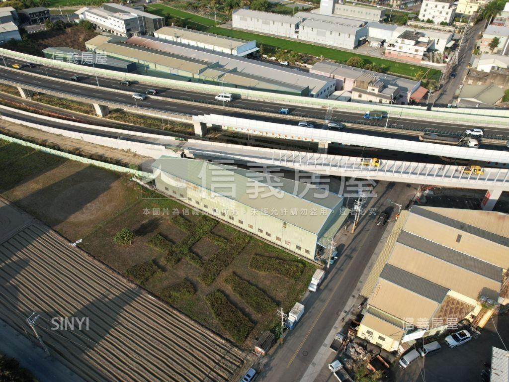 近７４號道大面寬角地房屋室內格局與周邊環境