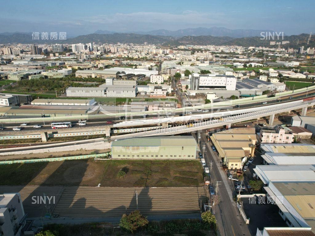 近７４號道大面寬角地房屋室內格局與周邊環境