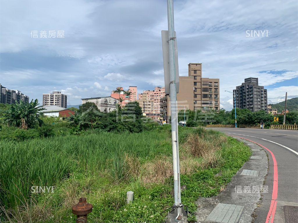 八里珍稀住三土地稀有釋出房屋室內格局與周邊環境