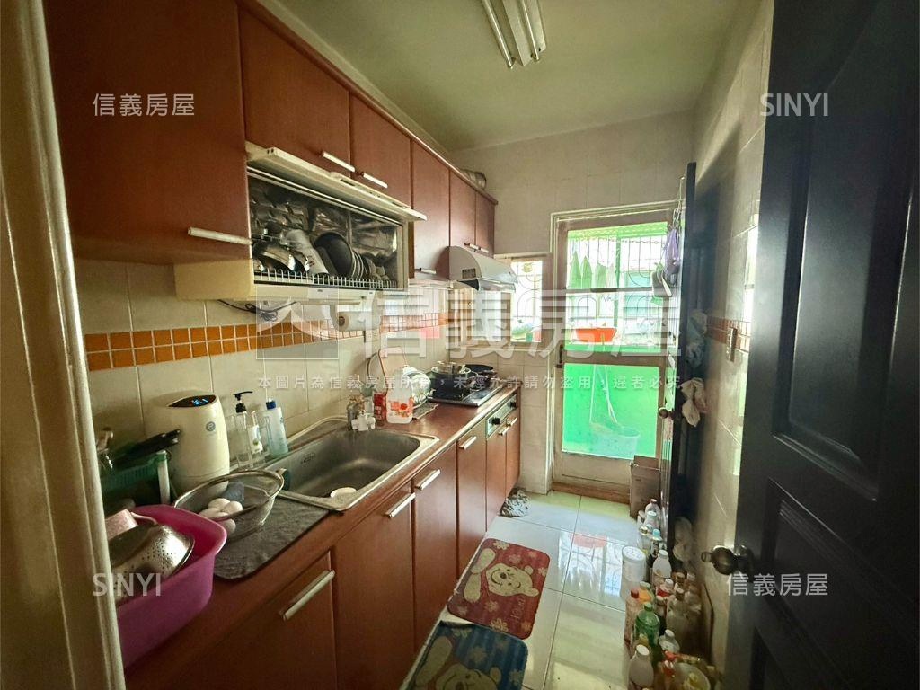 近誠品四樓寓房屋室內格局與周邊環境