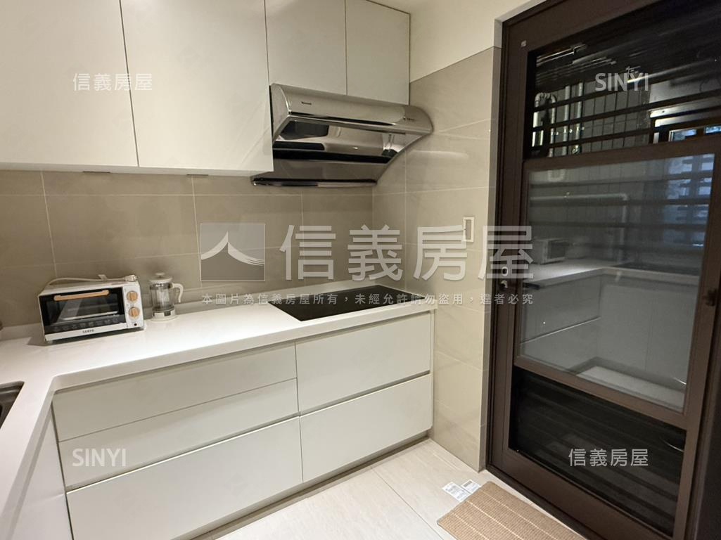 東西匯稀有兩房車位房屋室內格局與周邊環境