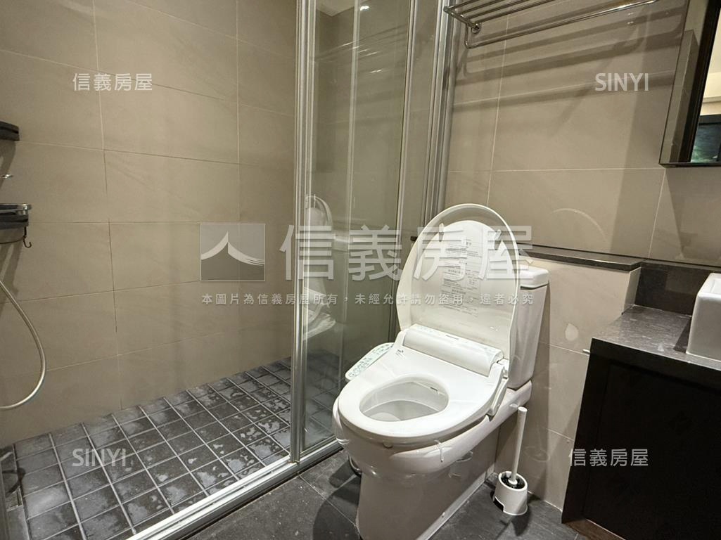 東西匯稀有兩房車位房屋室內格局與周邊環境