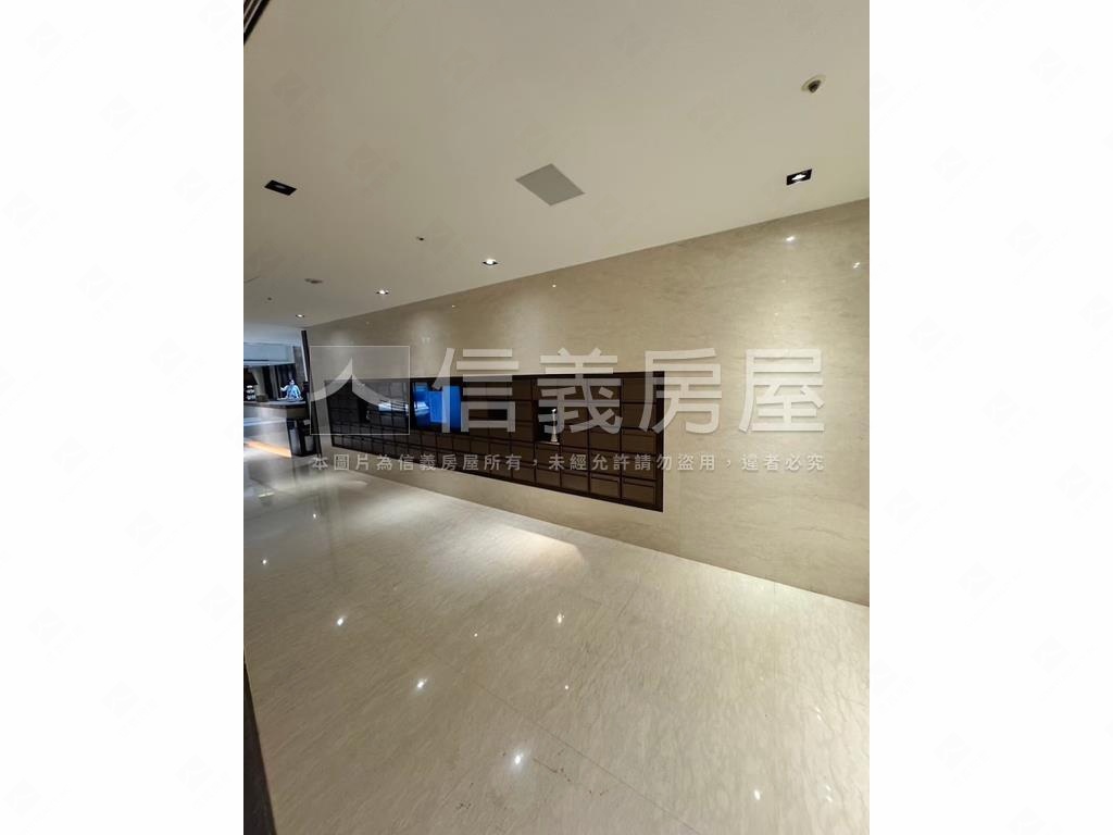 東西匯稀有兩房車位房屋室內格局與周邊環境
