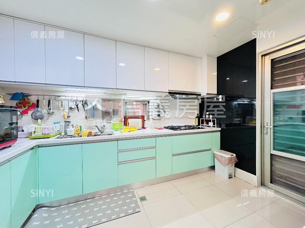 藝文御賞雙主臥大四房車位房屋室內格局與周邊環境