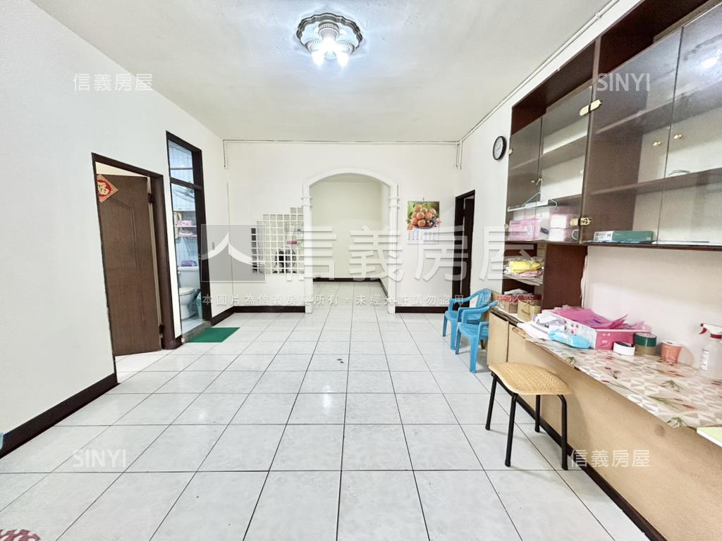 近未來萬大線捷運公寓二樓房屋室內格局與周邊環境