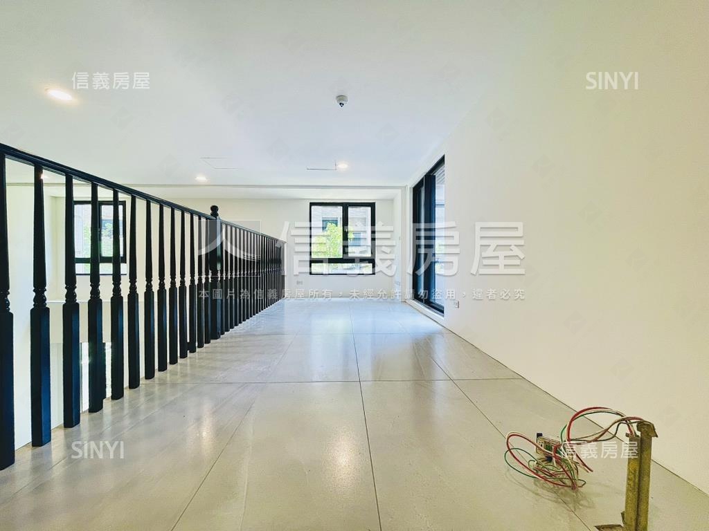 鳳鳴車站旁新房子房屋室內格局與周邊環境