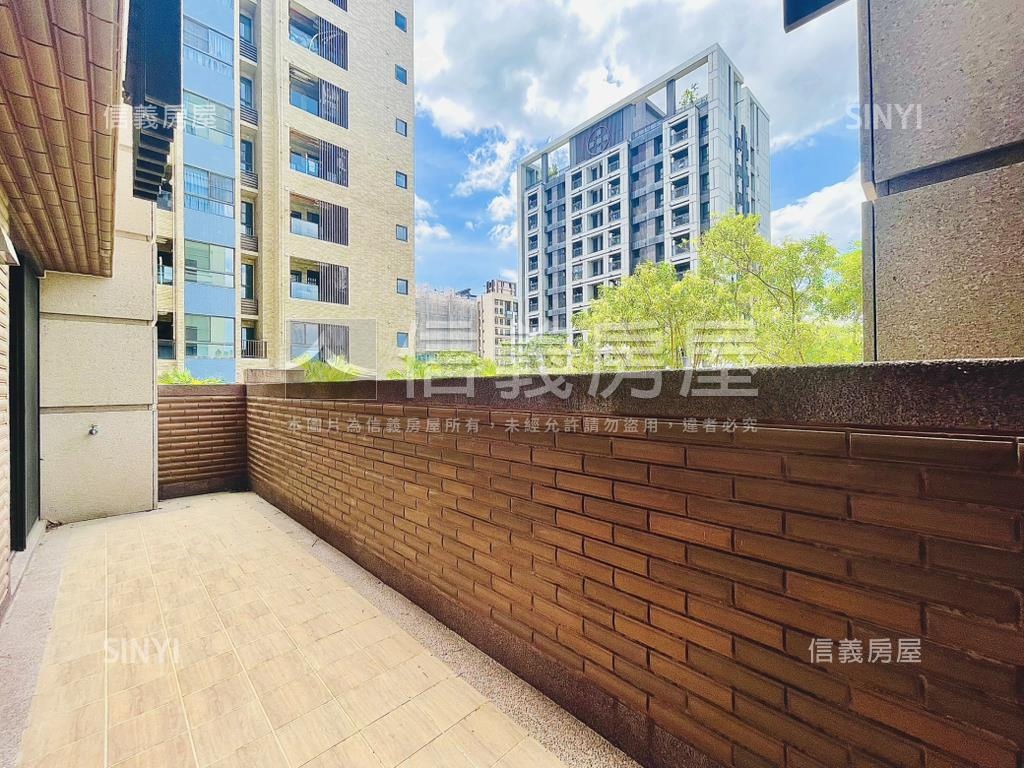 鳳鳴車站旁新房子房屋室內格局與周邊環境