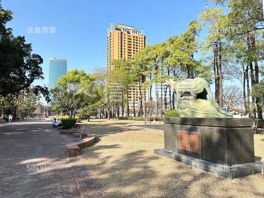 正中華路面寬約７米大透店房屋室內格局與周邊環境