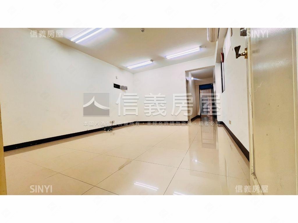 捷運邊間一樓大空間房屋室內格局與周邊環境