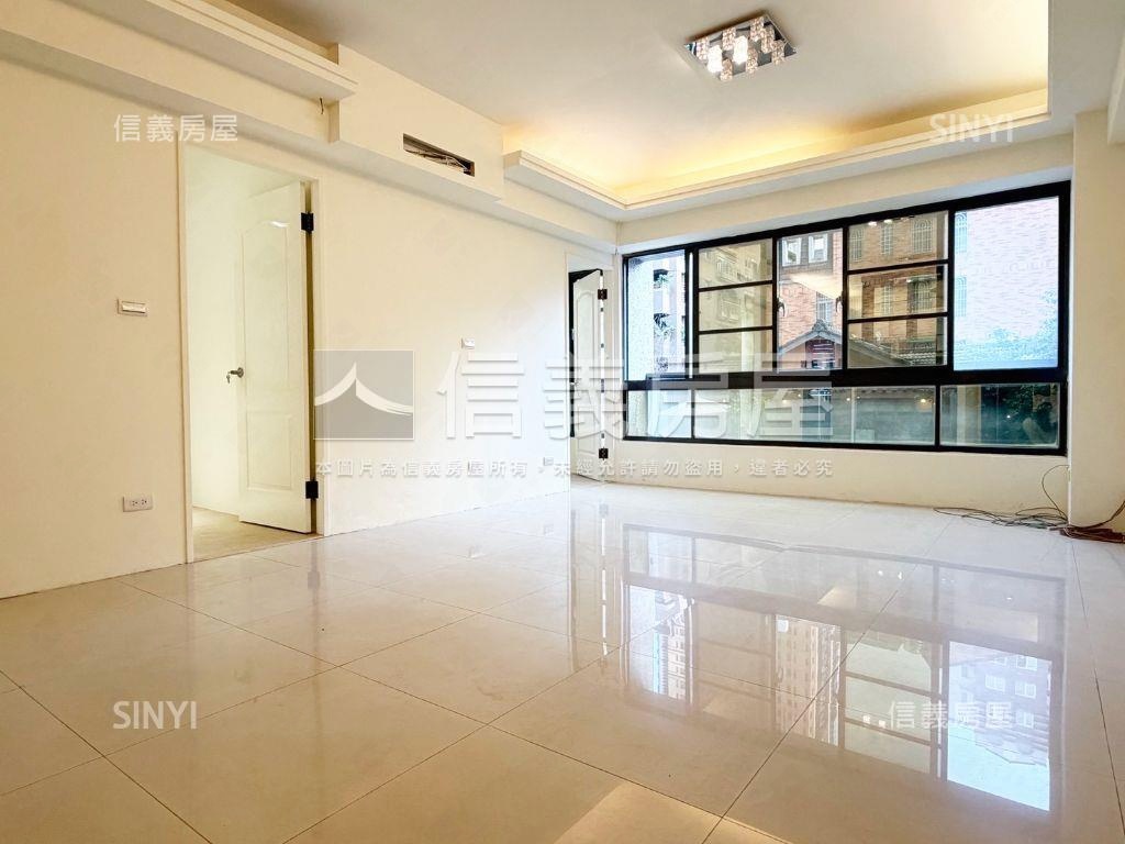 帥近向上市場有整理有露台房屋室內格局與周邊環境