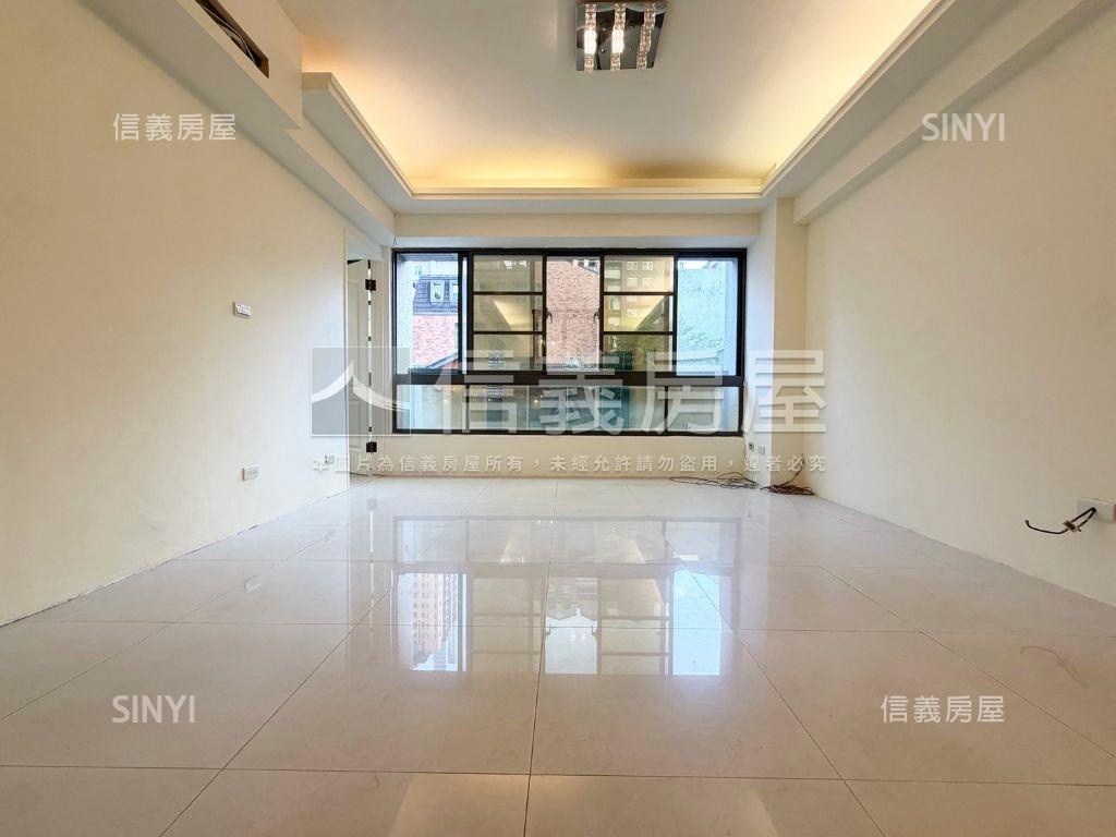 帥近向上市場有整理有露台房屋室內格局與周邊環境