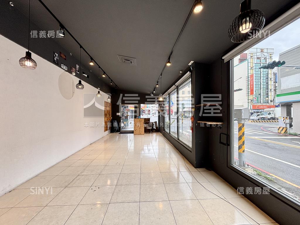 健康路醒目三角窗店面房屋室內格局與周邊環境