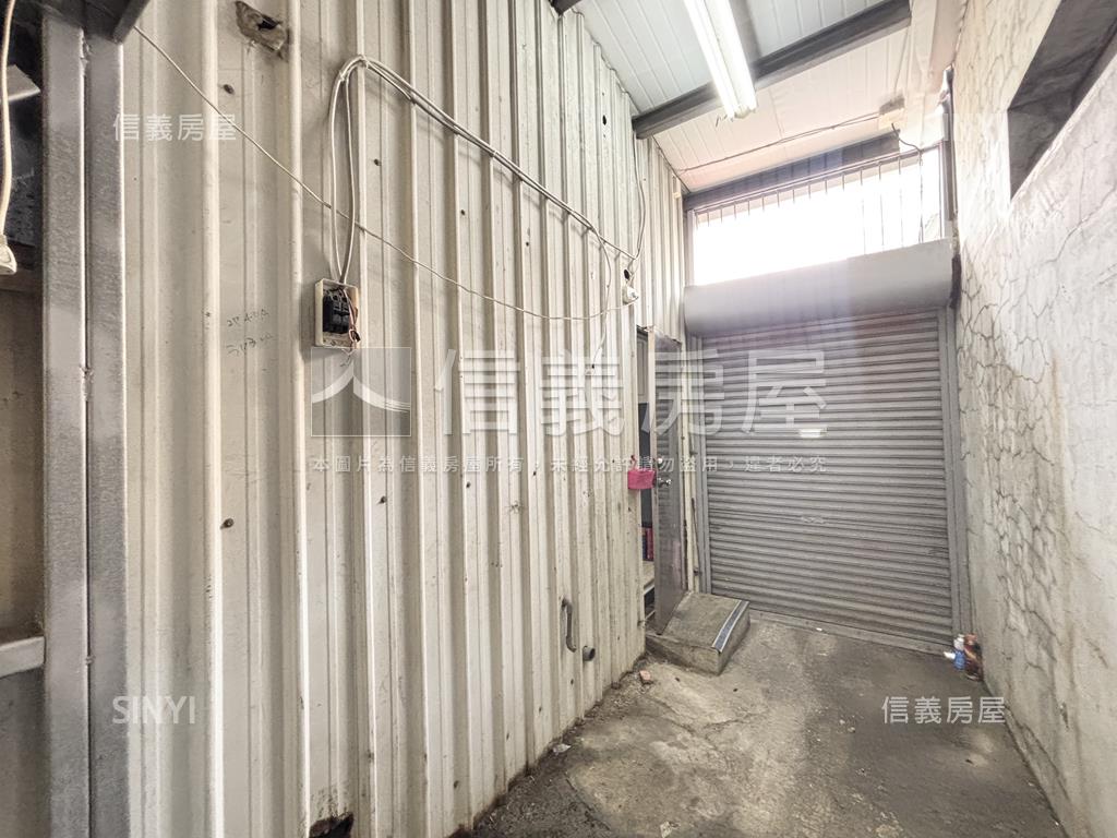 健康路醒目三角窗店面房屋室內格局與周邊環境