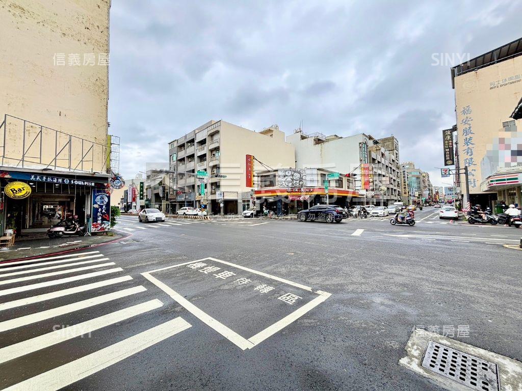 健康路醒目三角窗店面房屋室內格局與周邊環境