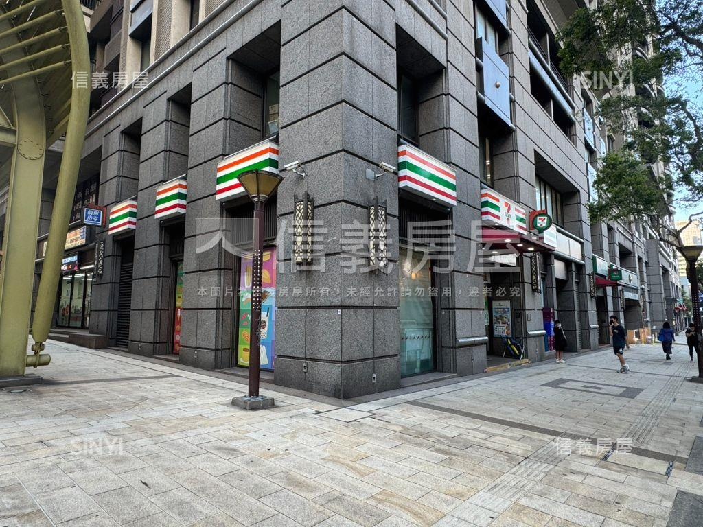 近家樂福商圈首選金店面房屋室內格局與周邊環境