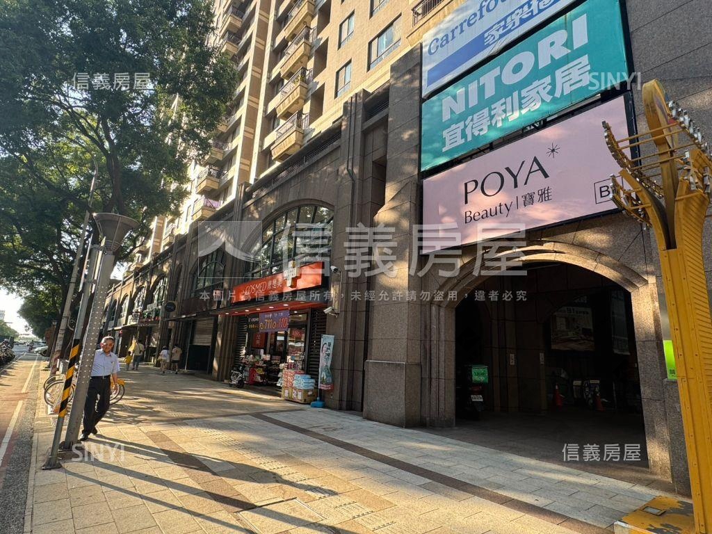 近家樂福商圈首選金店面房屋室內格局與周邊環境