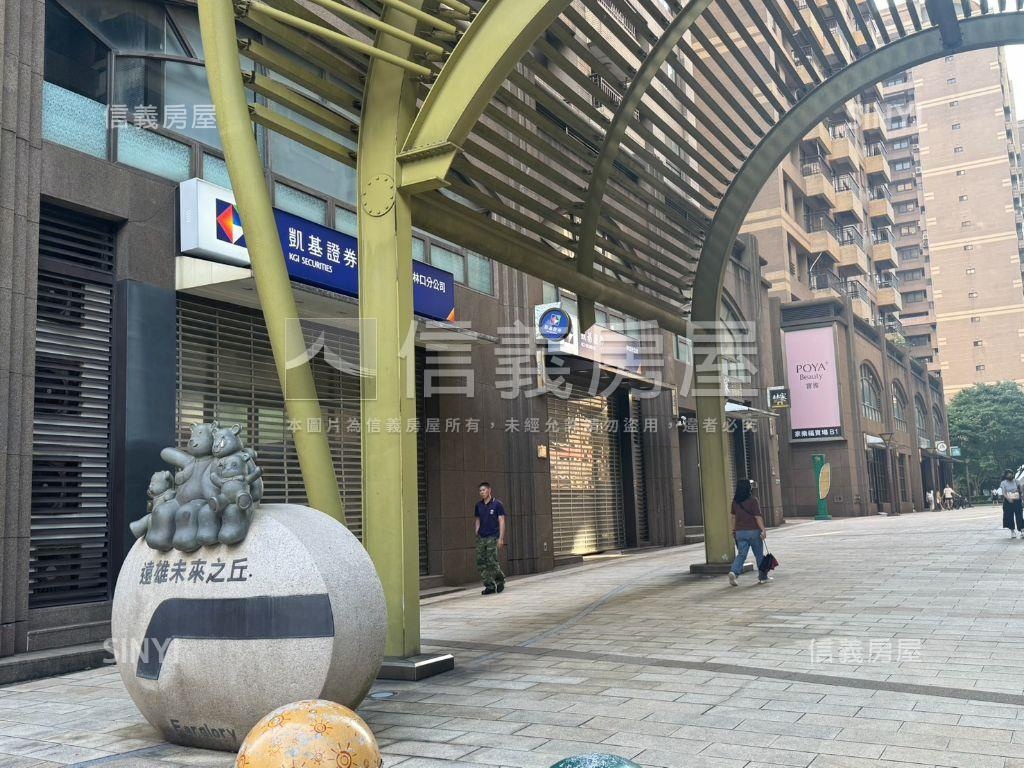 近家樂福商圈首選金店面房屋室內格局與周邊環境
