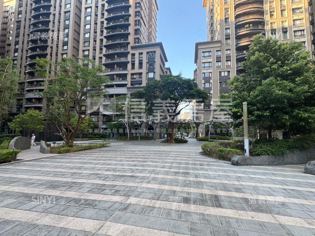 近家樂福商圈首選金店面房屋室內格局與周邊環境