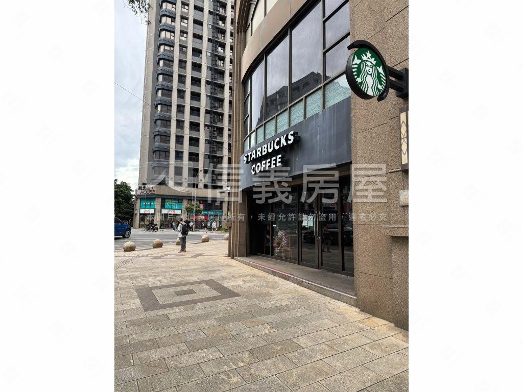近家樂福商圈首選金店面房屋室內格局與周邊環境
