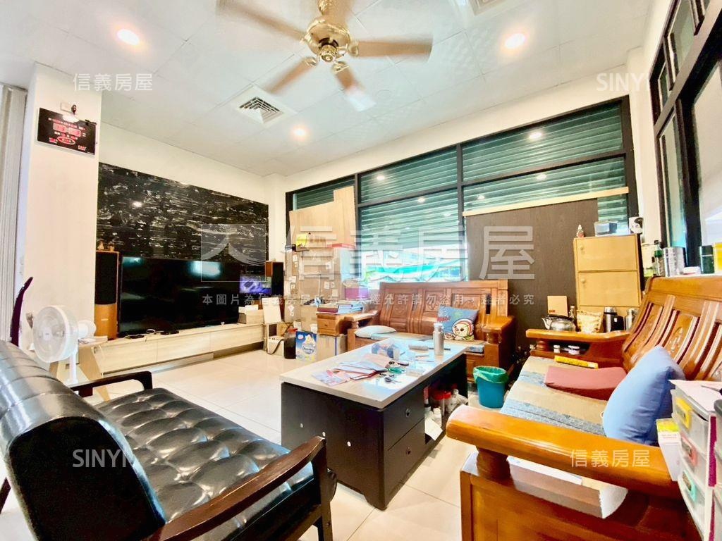 中華二路整新角窗宿舍房屋室內格局與周邊環境