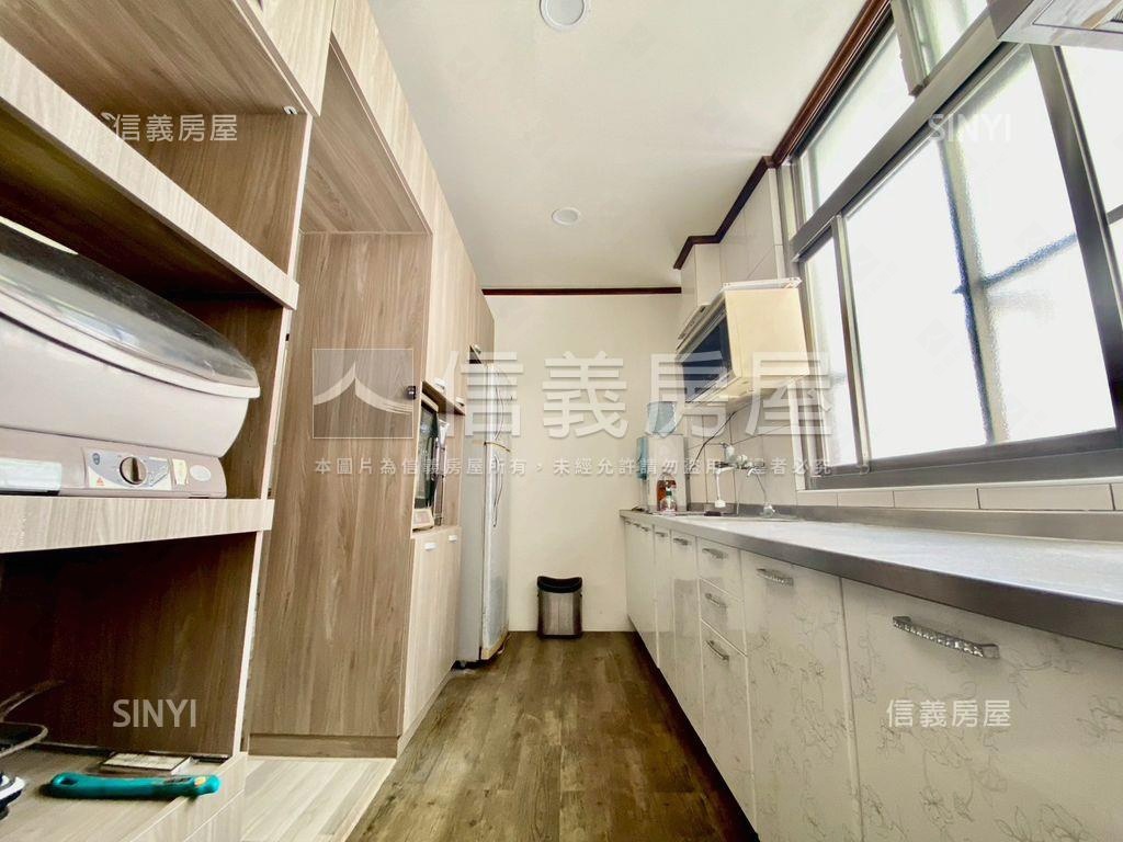 中華二路整新角窗宿舍房屋室內格局與周邊環境