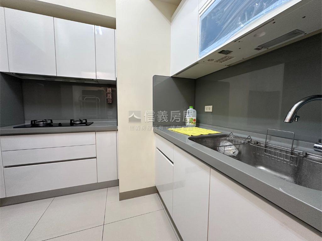 可麗都輕屋齡質感三房平車房屋室內格局與周邊環境
