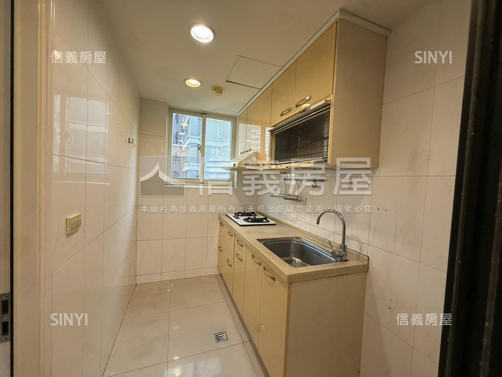 獨家＞經貿園區２房車位房屋室內格局與周邊環境