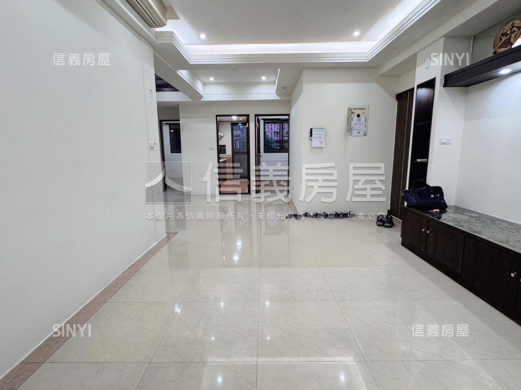 莊敬路上羅浮宮廷美妝三房房屋室內格局與周邊環境