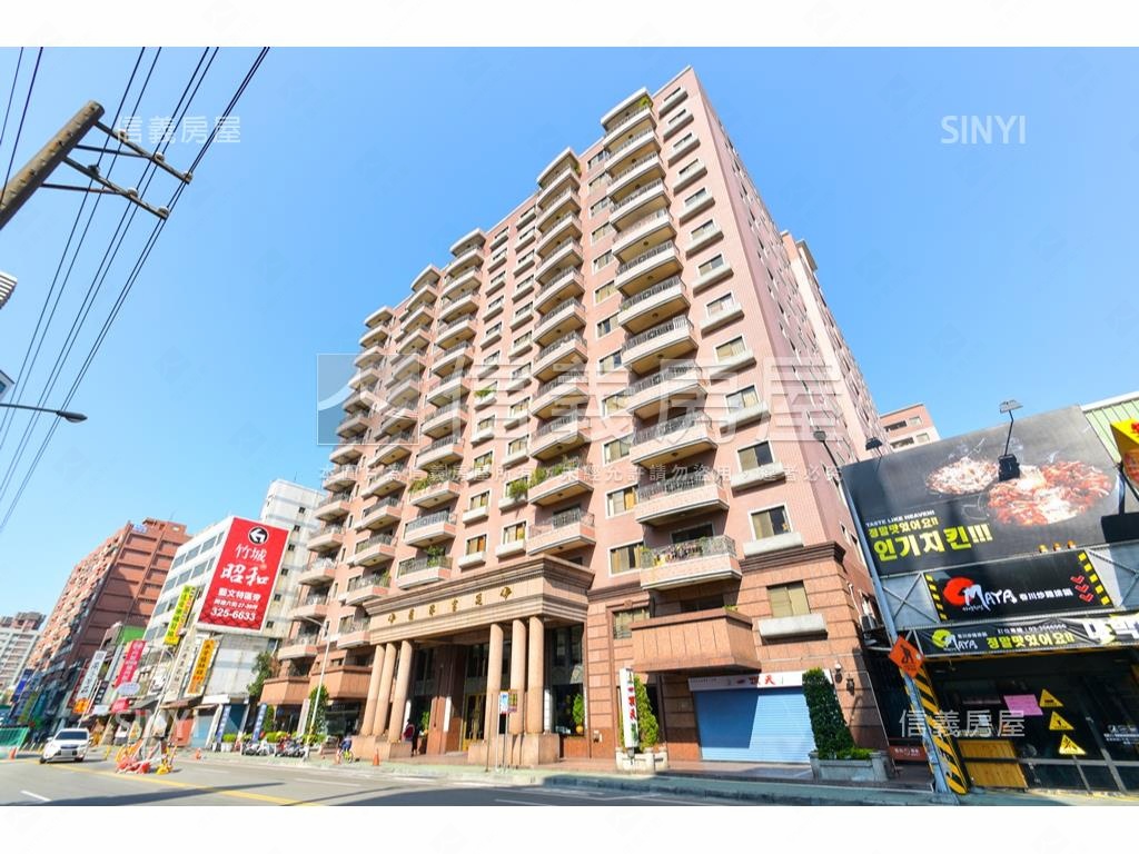 莊敬路上羅浮宮廷美妝三房房屋室內格局與周邊環境