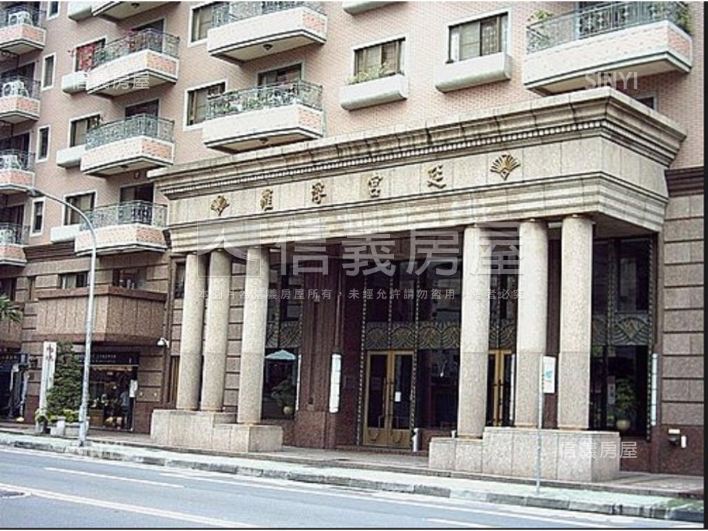 莊敬路上羅浮宮廷美妝三房房屋室內格局與周邊環境