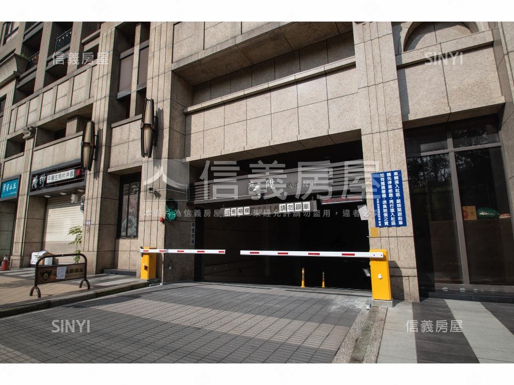 專任高陞Ｉ三房車位房屋室內格局與周邊環境