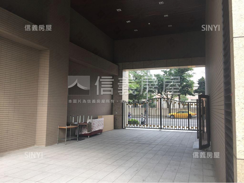 專任高陞Ｉ三房車位房屋室內格局與周邊環境