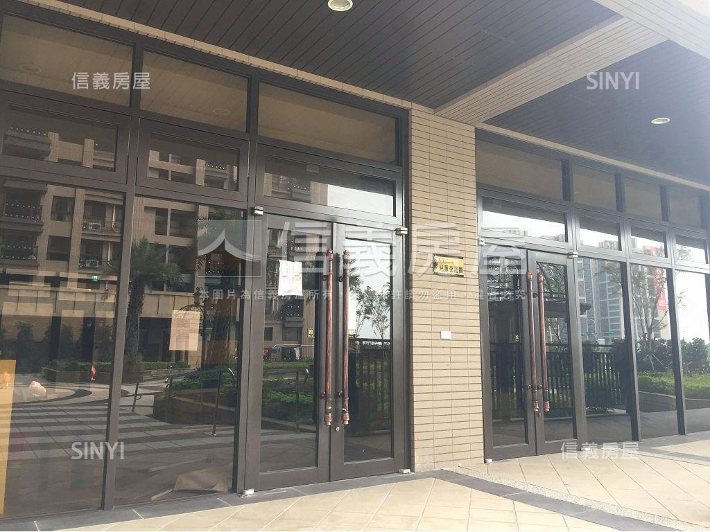 專任高陞Ｉ三房車位房屋室內格局與周邊環境