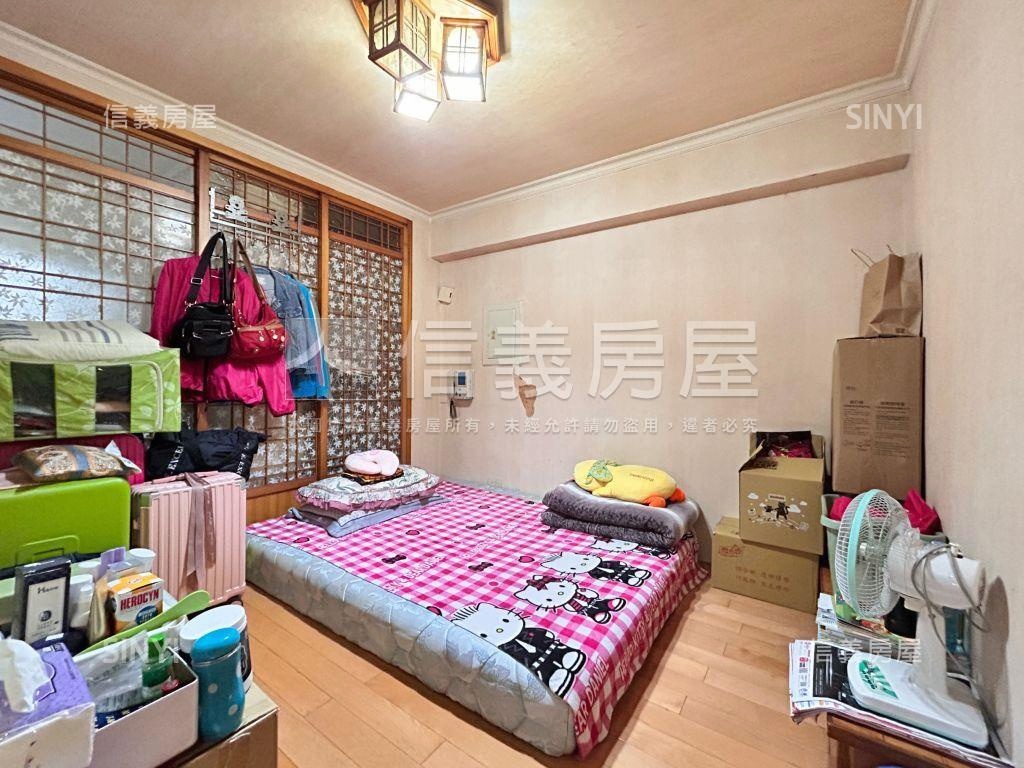 近板橋捷運站電梯三房車位房屋室內格局與周邊環境