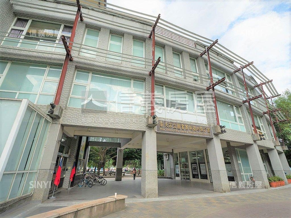 近板橋捷運站電梯三房車位房屋室內格局與周邊環境