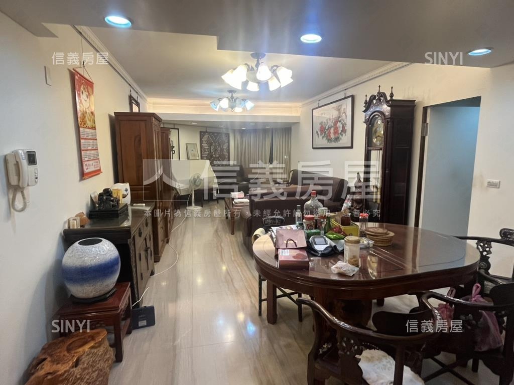 中山北路七段裝潢四房美廈房屋室內格局與周邊環境